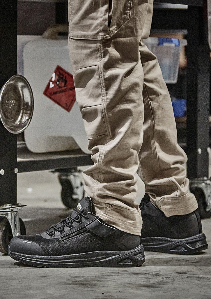 UltraLite Lo Black Zip - Black