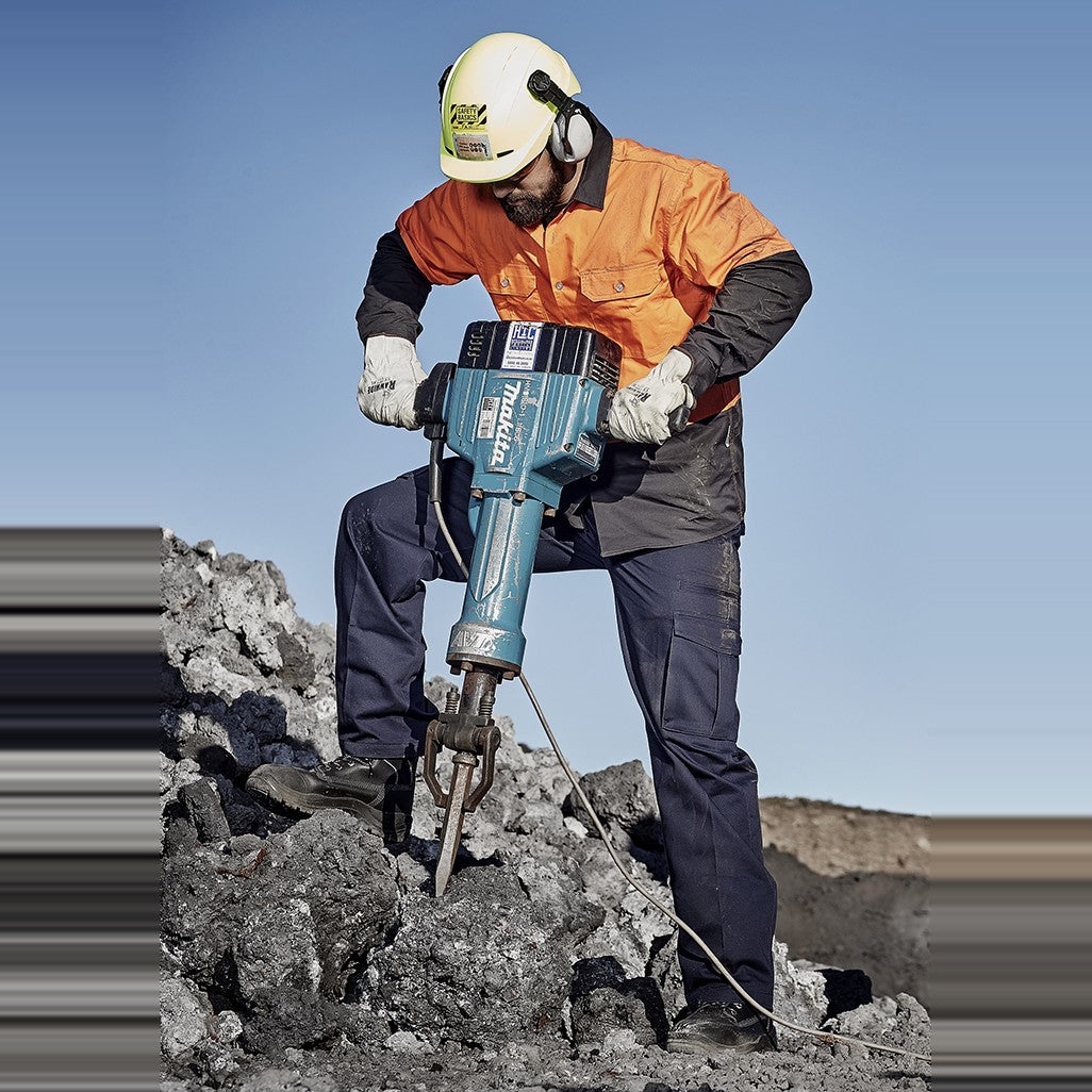 Syzmik Mens Basic Cargo Pant (Regular) ZP501, worn by model